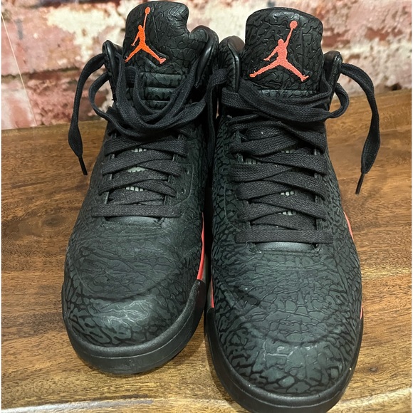PREOWNED NIKE AIR JORDAN 5 RETRO CRACKING ELEPHANT BLACK AND INFRARED RED - Picture 4 of 9